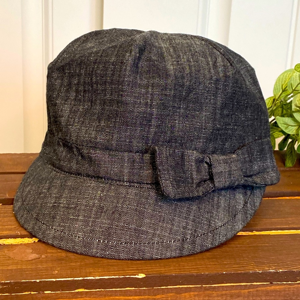 Stylish GAP Bakers Boy Hat With Side Bow